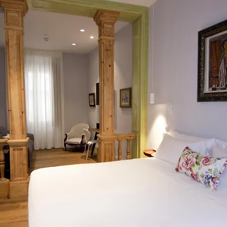 Oleum - Parking Gratuito Reserva Previa 4*